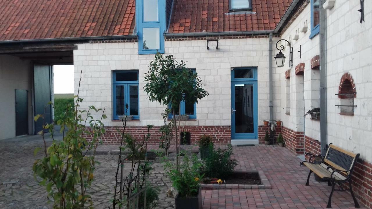 Le Gite Des Menhirs Mont-Saint-Eloi Exterior foto